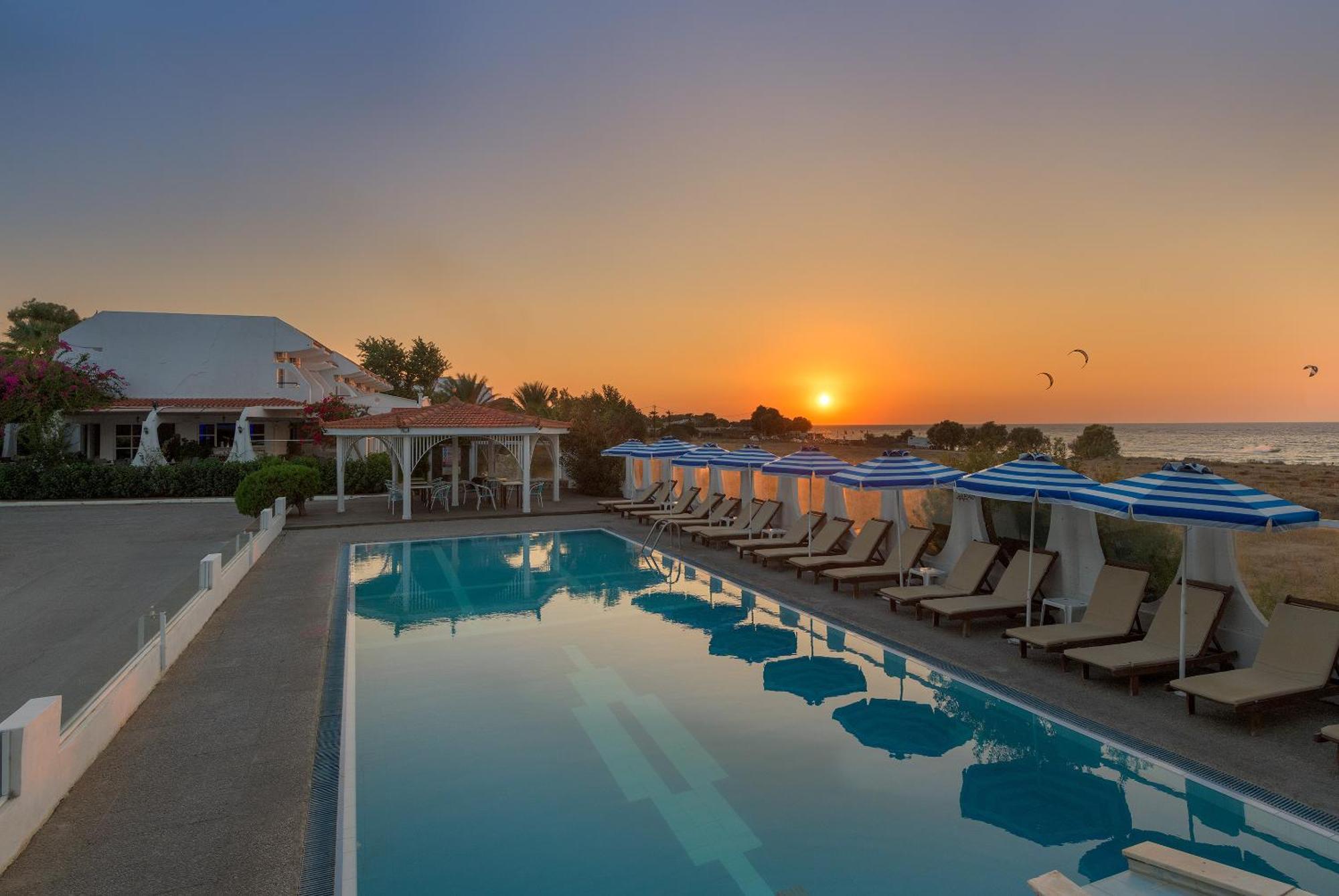 Nirvana Beach Hotel Theológos 외부 사진